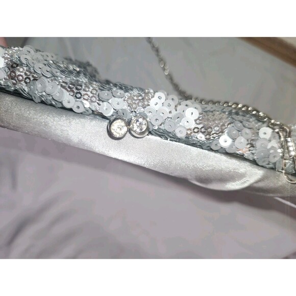 Vintage Silver Sparkly Purse Handmade in Hong Kong Sequins - Picture 3 of 8
